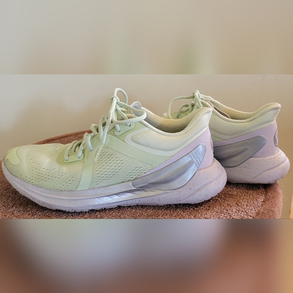Lululemon Blissful Running Shoe